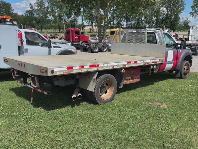 Image of Ford F-550 equipment image 4