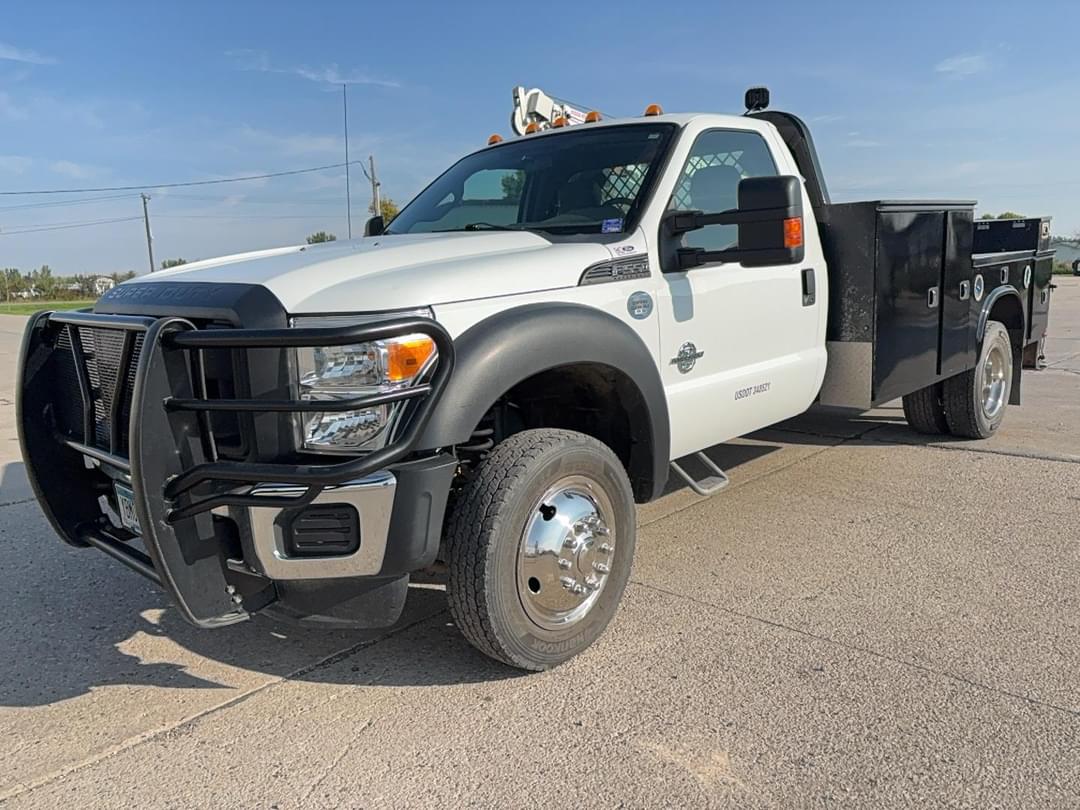 Image of Ford F-550 Primary image