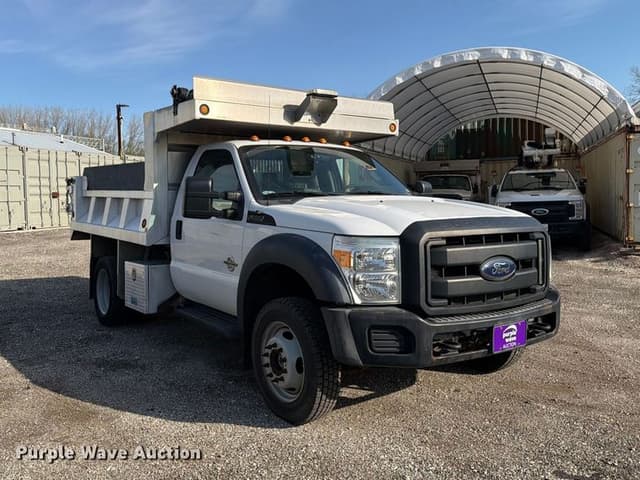 Image of Ford F-550 equipment image 2
