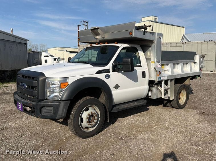 2015 Ford F-550 Equipment Image0