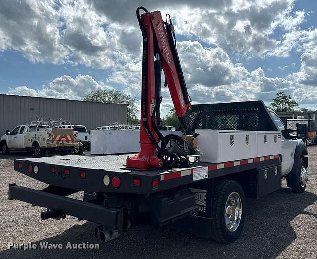 Image of Ford F-550 equipment image 4