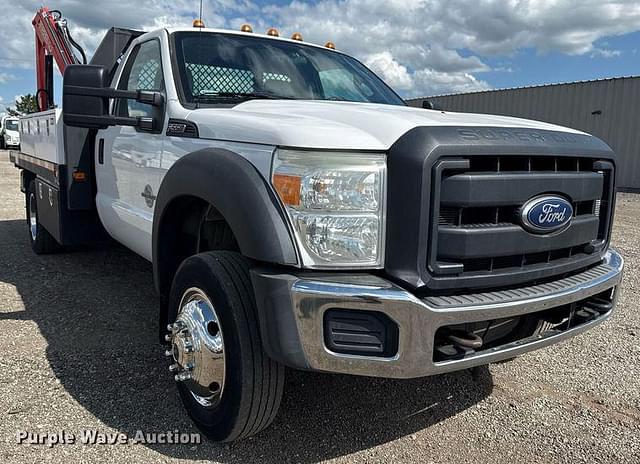Image of Ford F-550 equipment image 2