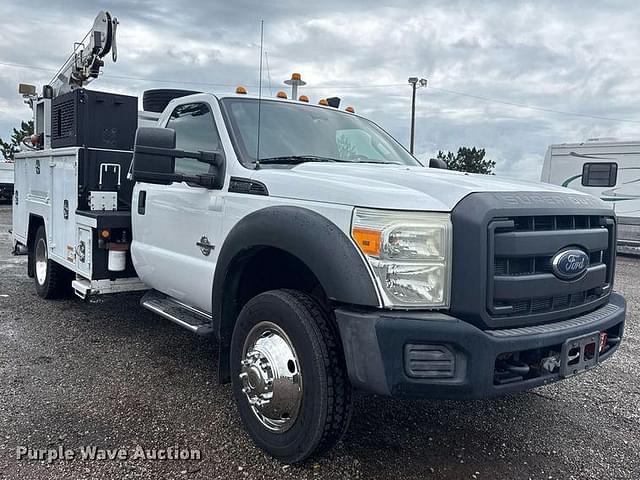 Image of Ford F-550 equipment image 2