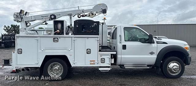 Image of Ford F-550 equipment image 3