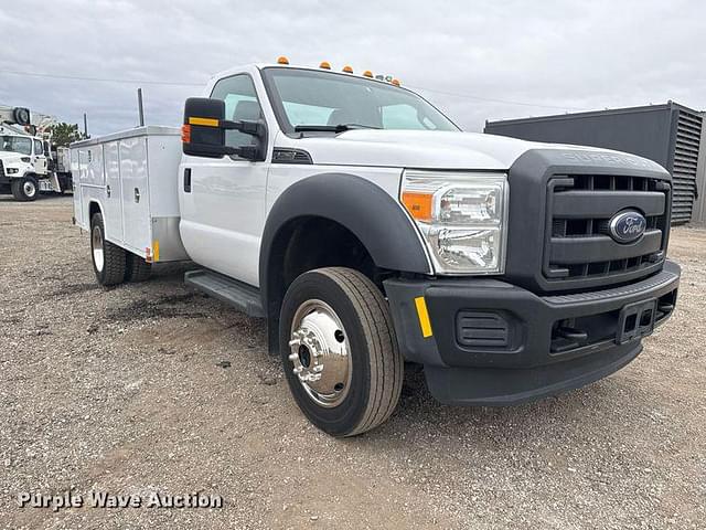 Image of Ford F-550 equipment image 2