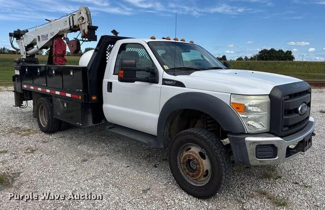 Image of Ford F-550 equipment image 2
