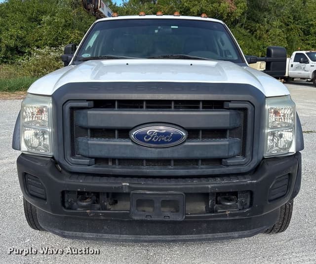 Image of Ford F-550 equipment image 2