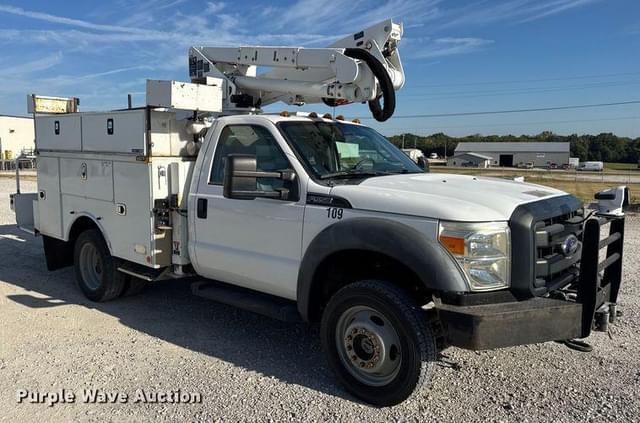 Image of Ford F-550 equipment image 2