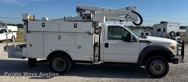 Image of Ford F-550 equipment image 3