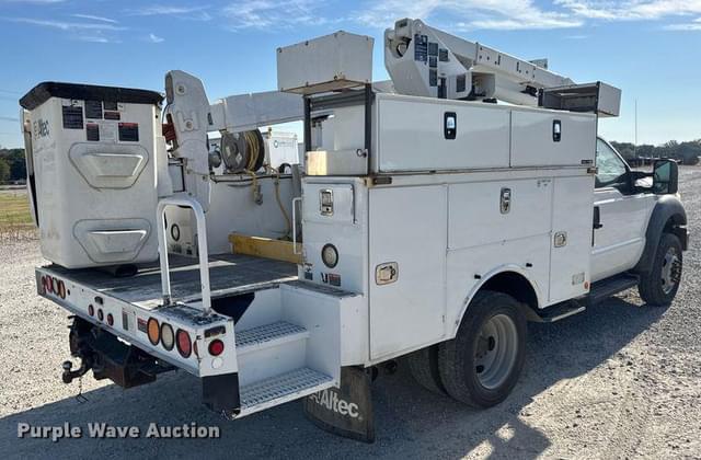 Image of Ford F-550 equipment image 4