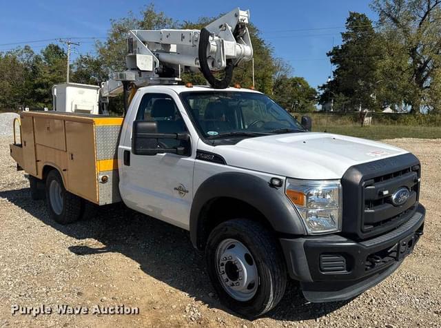 Image of Ford F-550 equipment image 2