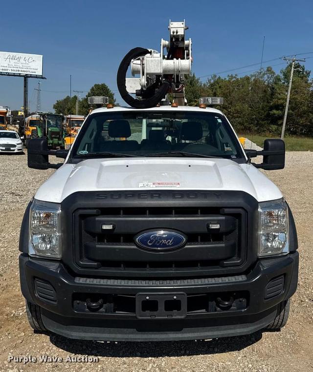 Image of Ford F-550 equipment image 1