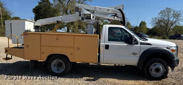 Image of Ford F-550 equipment image 3