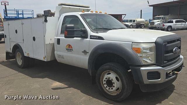 Image of Ford F-550 equipment image 2