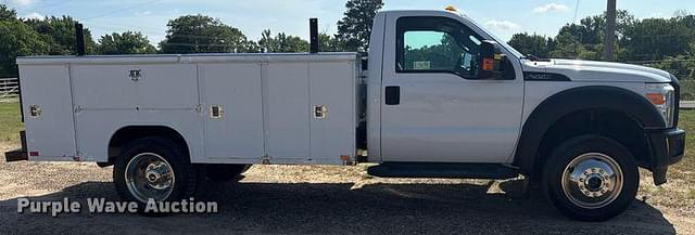 Image of Ford F-550 equipment image 3