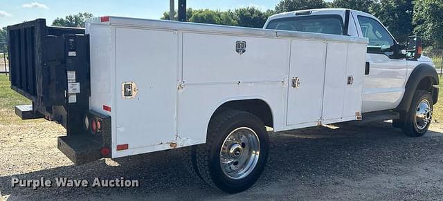 Image of Ford F-550 equipment image 4