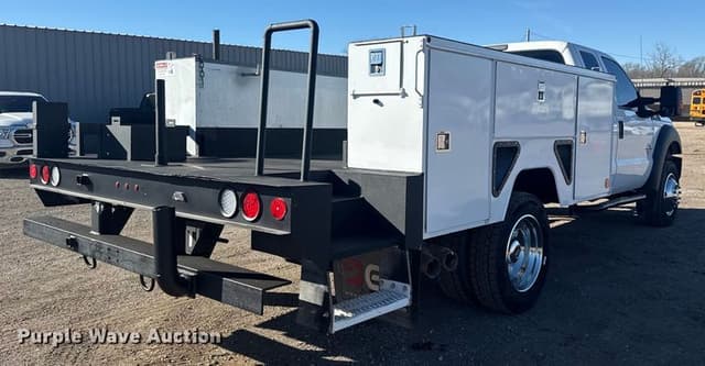 Image of Ford F-550 equipment image 4