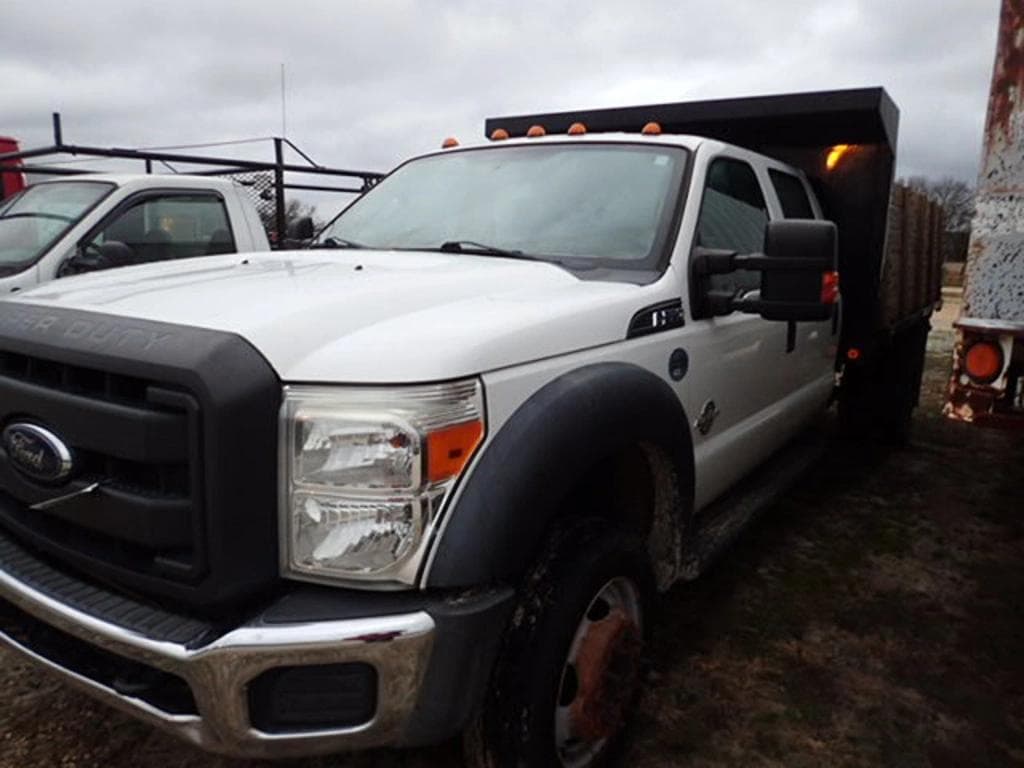 Image of Ford F-550 Primary image