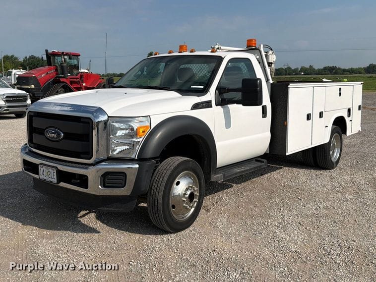 2015 Ford F-550 Equipment Image0