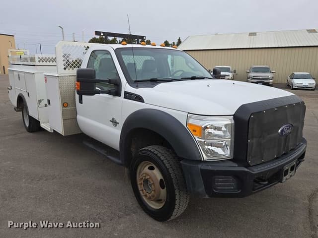 Image of Ford F-550 equipment image 2