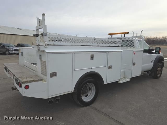 Image of Ford F-550 equipment image 4