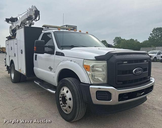 Image of Ford F-550 equipment image 2