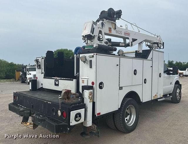 Image of Ford F-550 equipment image 4