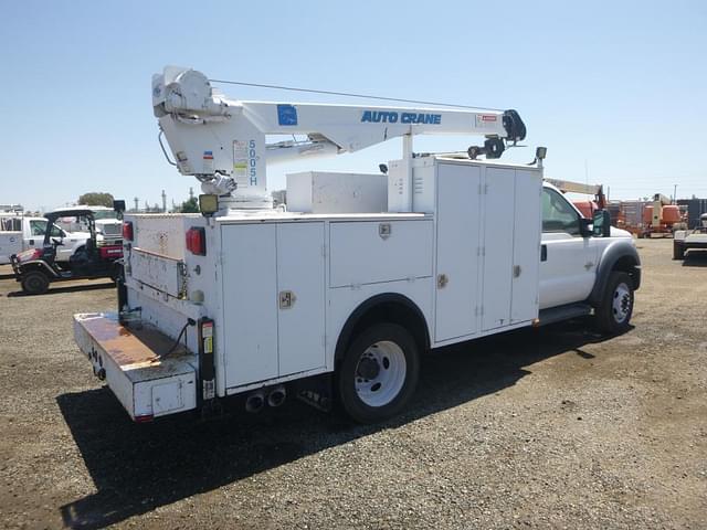 Image of Ford F-550 equipment image 2