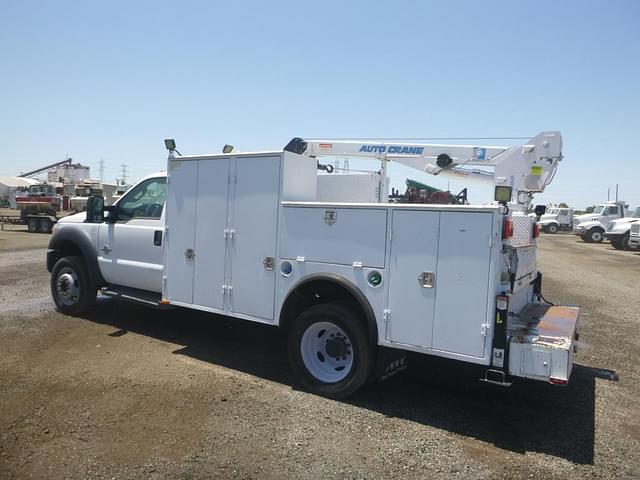 Image of Ford F-550 equipment image 3