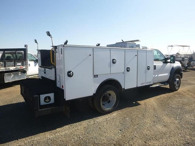 Image of Ford F-550 equipment image 2