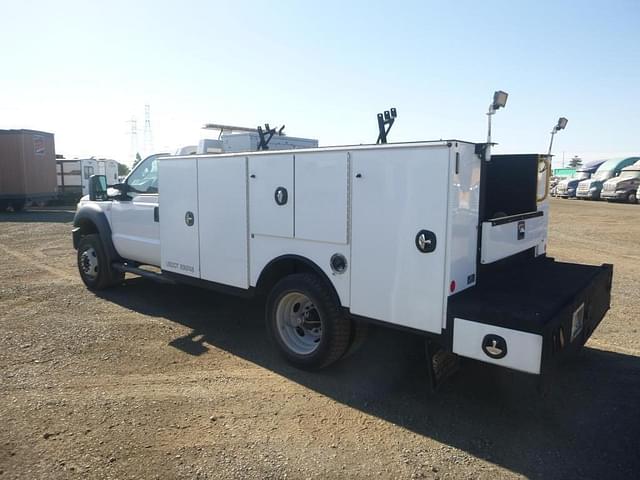 Image of Ford F-550 equipment image 3