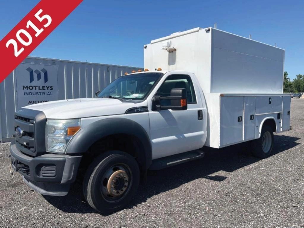 2015 Ford F-550 Equipment Image0