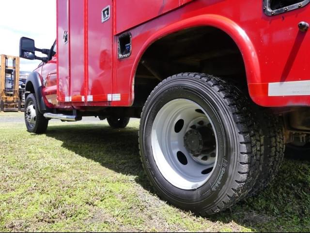 Image of Ford F-550 equipment image 4
