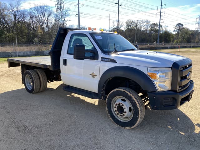 Image of Ford F-550 equipment image 3
