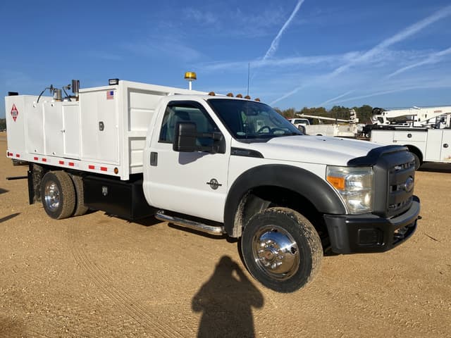Image of Ford F-550 equipment image 3