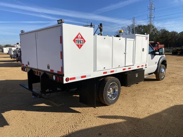 Image of Ford F-550 equipment image 2
