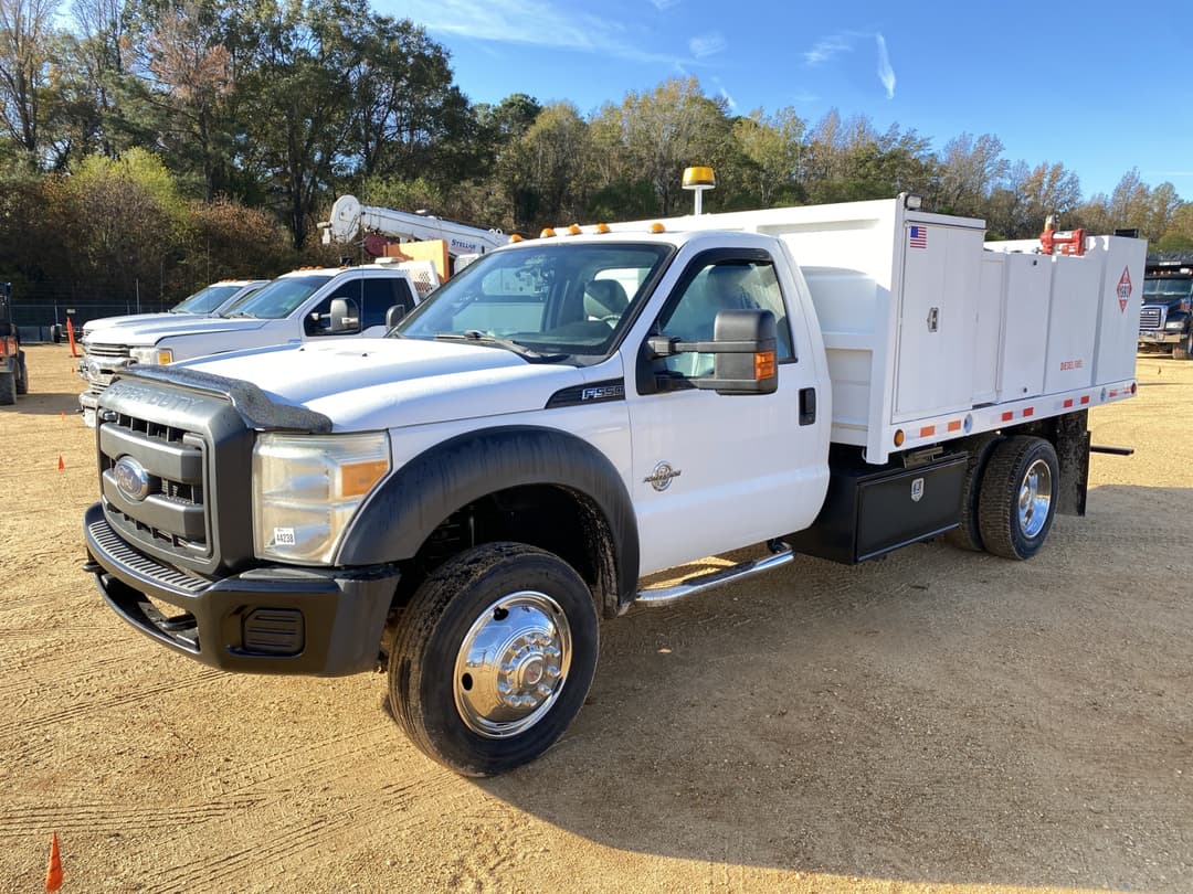 Image of Ford F-550 Primary image