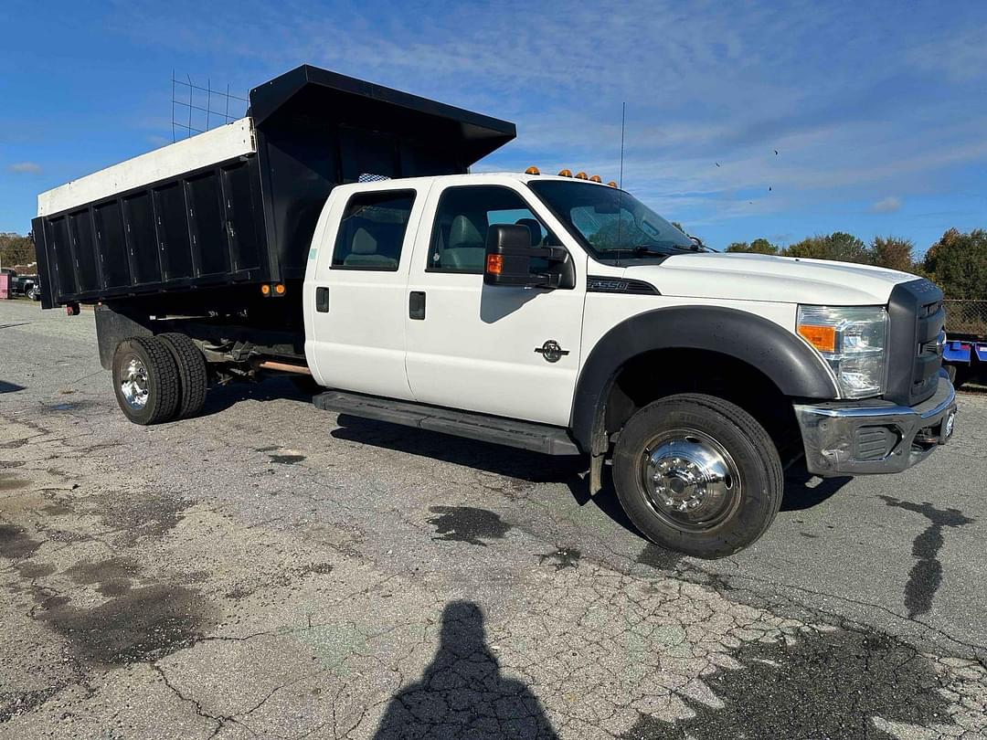 Image of Ford F-550 Primary image