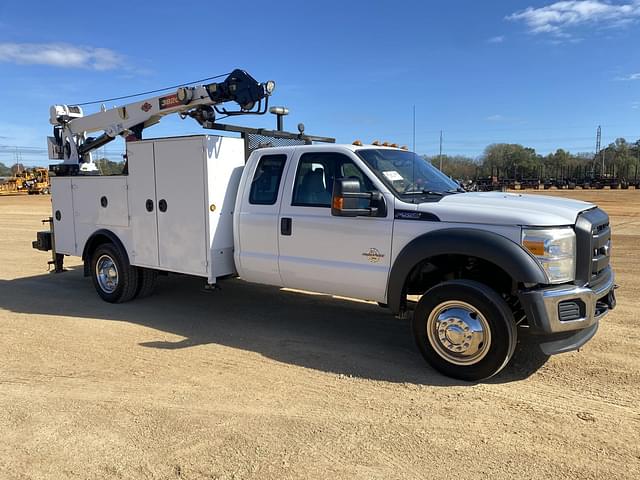 Image of Ford F-550 equipment image 3