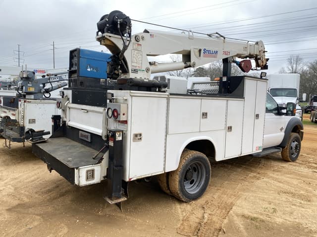 Image of Ford F-550 equipment image 2