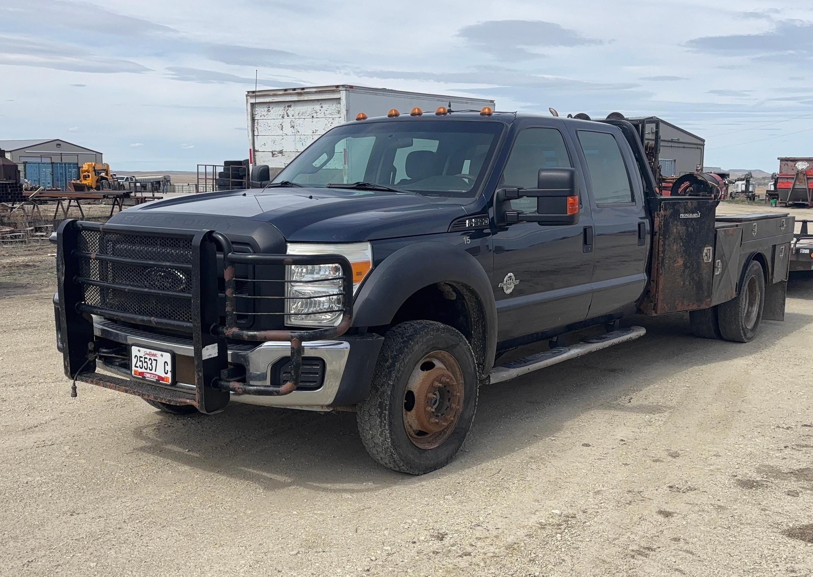 2015 Ford F-550 Equipment Image0