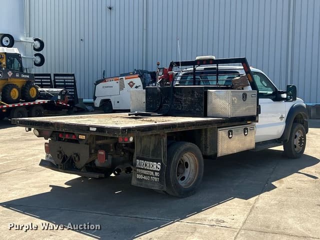 Image of Ford F-550 equipment image 4