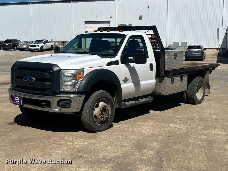 2015 Ford F-550 Equipment Image0