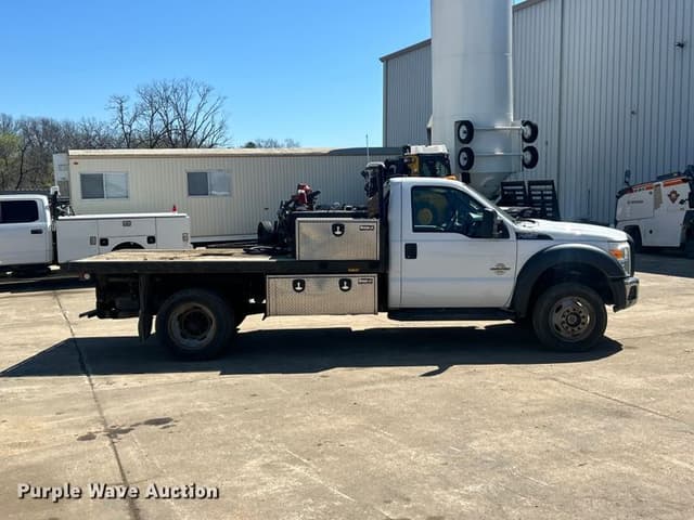 Image of Ford F-550 equipment image 3
