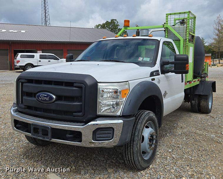 Image of Ford F-550 Primary image