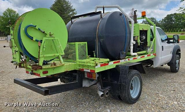 Image of Ford F-550 equipment image 4