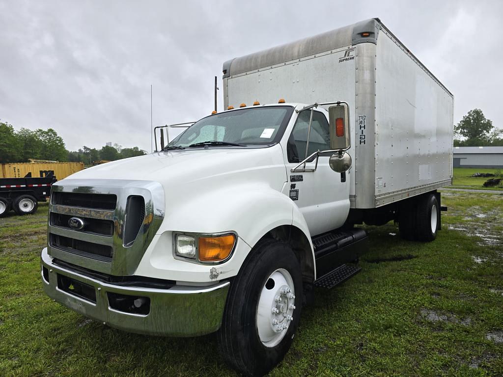 Image of Ford F-650 Primary image