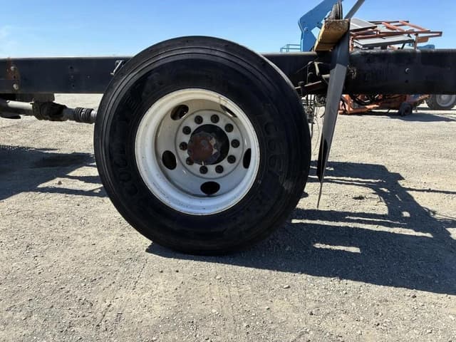 Image of Ford F-650 equipment image 4