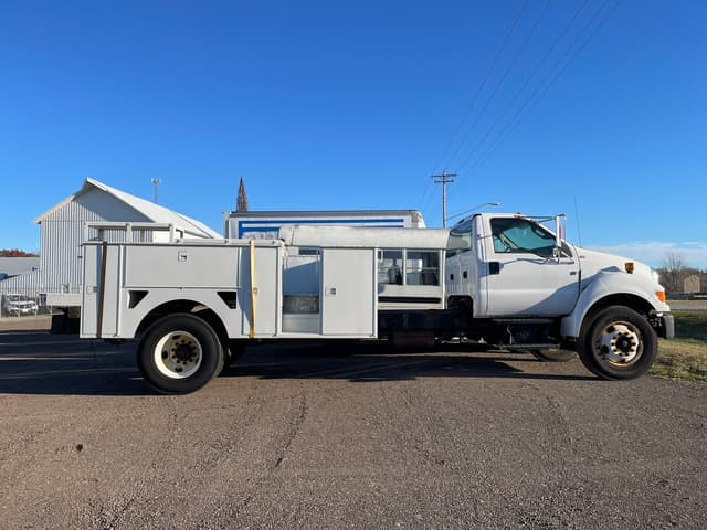 Image of Ford F-650 equipment image 3