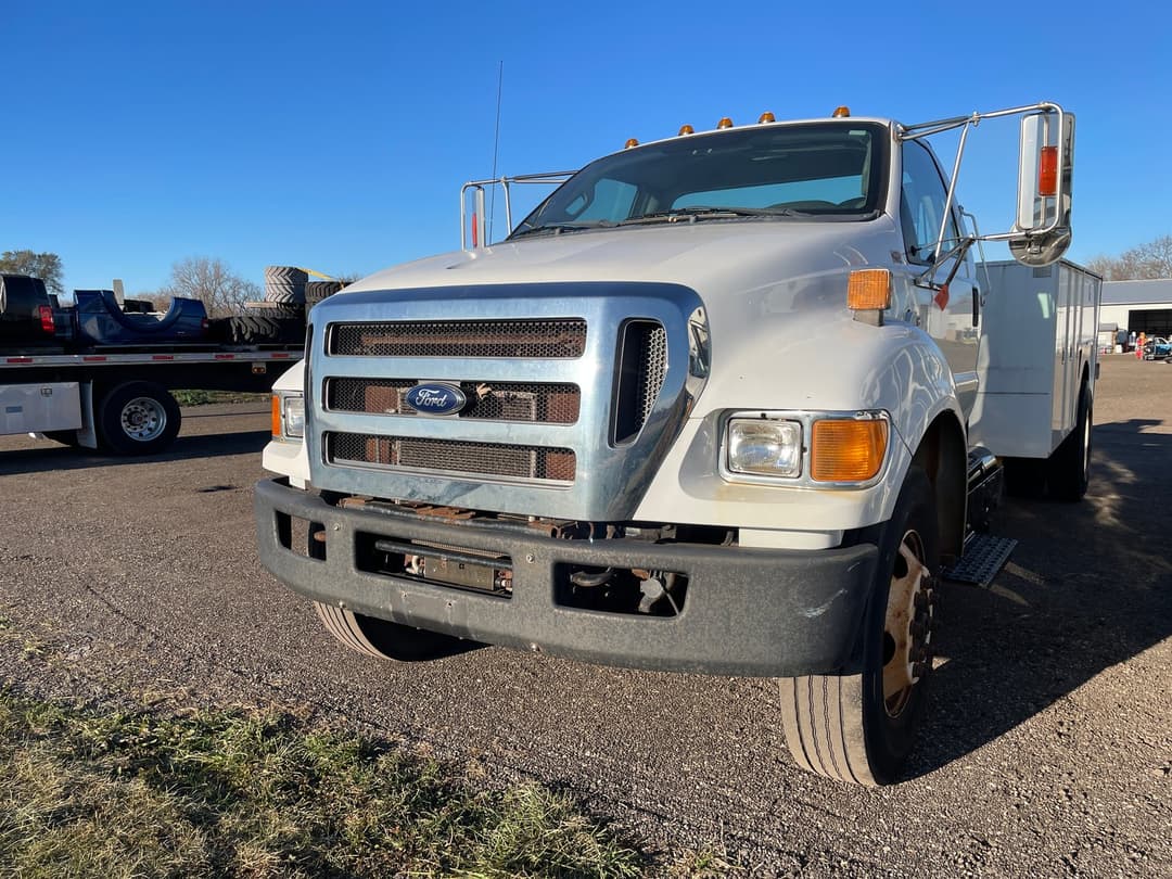 Image of Ford F-650 Primary image